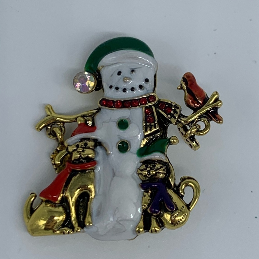 New Christmas snowman brooch or pin with cat & dog - Picture 7 of 8
